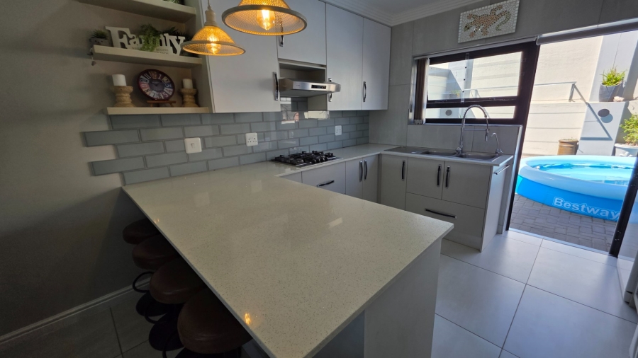 3 Bedroom Property for Sale in Hartenbos Central Western Cape